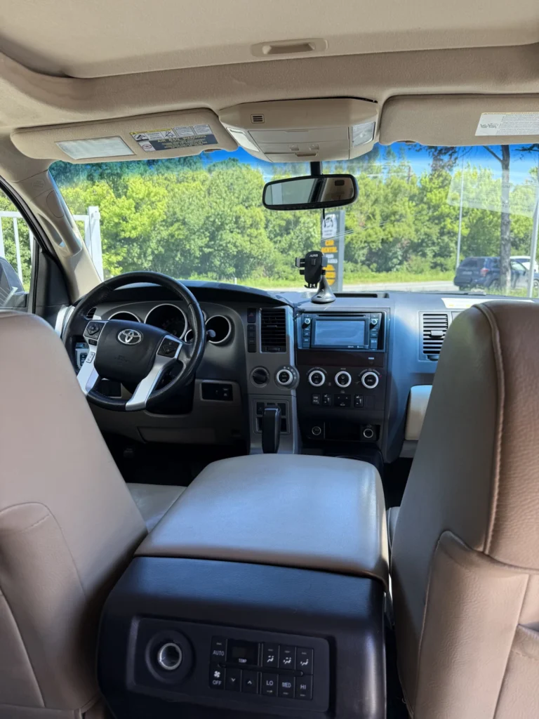 Toyota Sequoia 2017