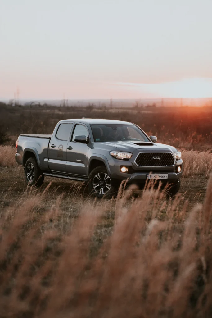 Toyota Tacoma z namiotem dachowym